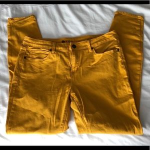 Mustard colored skinny jeans - like new condition!